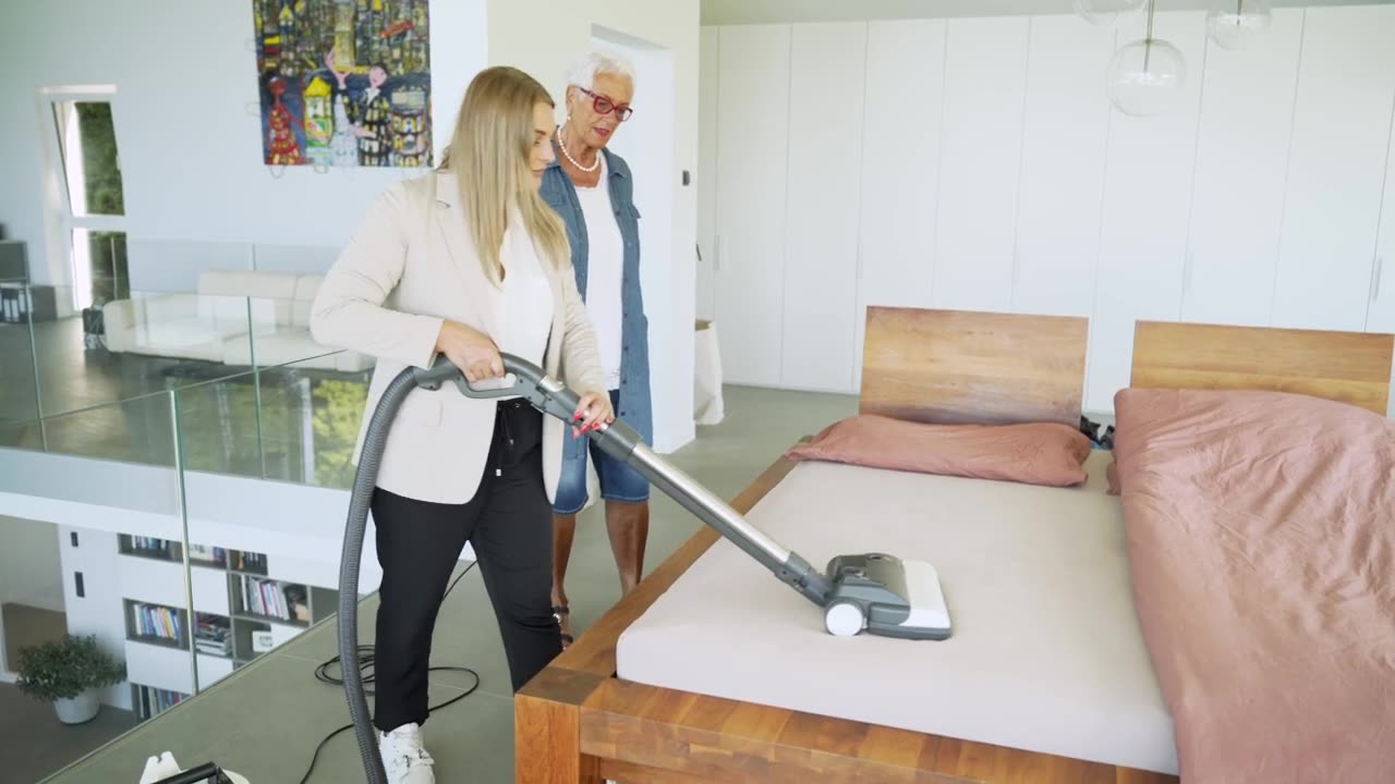 Prezentacija Eco World sistema za čišćenje u stambenom prostoru